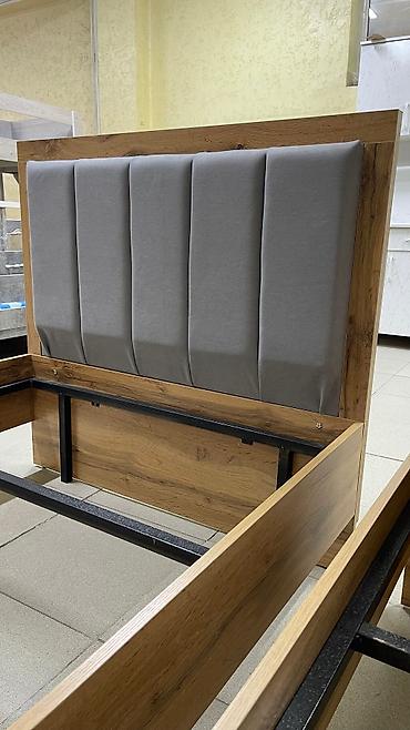 Полутороспальные кровати: Кровать полуторка, олноспальная с фабричным матрасом. Каркас — 15