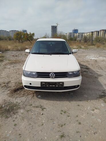 срочно продам авто в связи с переездом: Volkswagen Jetta: 2012 г., 1.6 л, Механика, Бензин, Седан