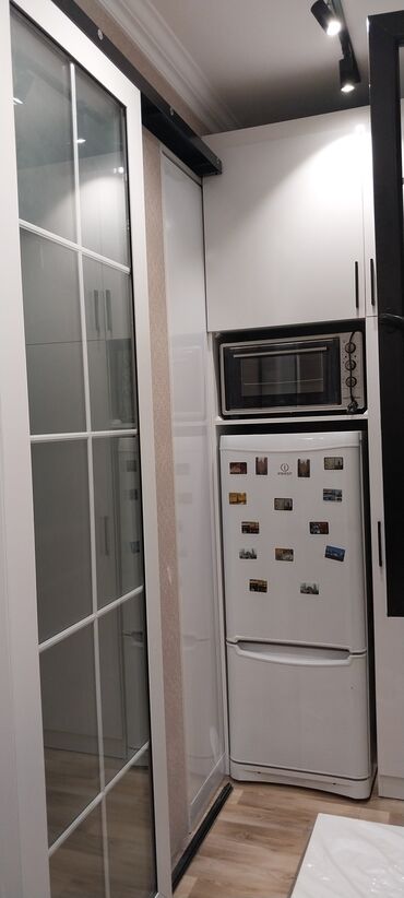 2 otaqlı evler: 5 nomreli mektebin yaninda 42 kv 6/3 1/ 2 duzelme menzil satilir