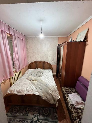 Продажа коттеджей и домов: 🏡 Продается уютный двухэтажный Дом в ж/м Ак-Тилек! 📐 Площадь дома — 10