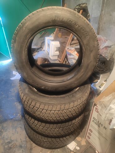 колесо на мини трактор: Шины 225 / 60 / R 17, Зима, Б/у, Комплект, Bridgestone