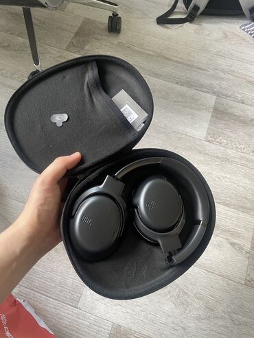 звуковое оборудование для мечети: Продаю JBL TOUR ONE M2. Купил в Нидерландах за 190€. Покупал как