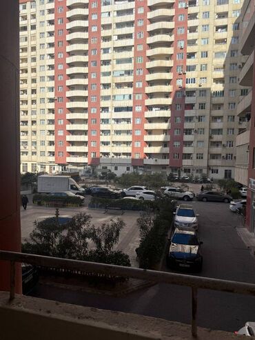 Uzunmüddətli kirayə mənzillər: Xətai Rayonu Xətai Metrosu Elit Mtk 3 otaq. Mərtəbə - 16/2 Otaq sayı — 15