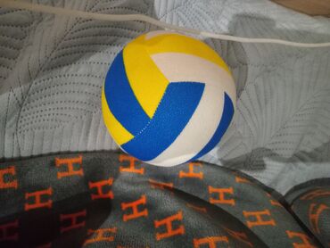 волейболный красовки: Волейбольный плюшевый мяч - Классический дизайн в сине‑жёлто‑белой