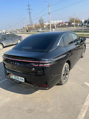 GAC: Aion S Plus — полностью электрический седан в чёрном цвете. Кузов и — 3