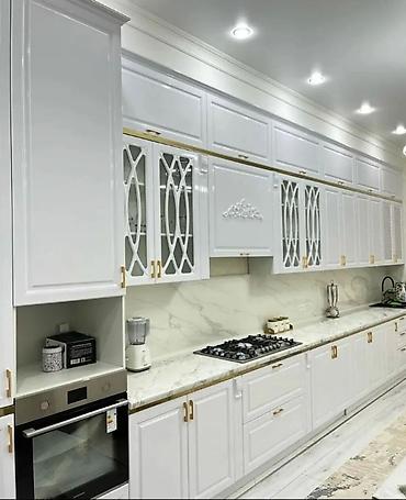 Sifarişlə mətbəx mebeli: Sifarişlə mətbəx dəsti, Özü çəkən petlələr, Taxta, Kredit yoxdur, Pulsuz çatdırılma — 16