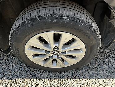 spark 7: Toyota Corolla: 2018 г., 1.3 л, Автомат, Бензин, Седан — 4