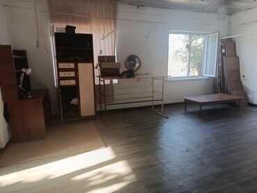 Долгосрочная аренда домов: 90 м², 3 комнаты, Подвал, погреб, Забор, огорожен