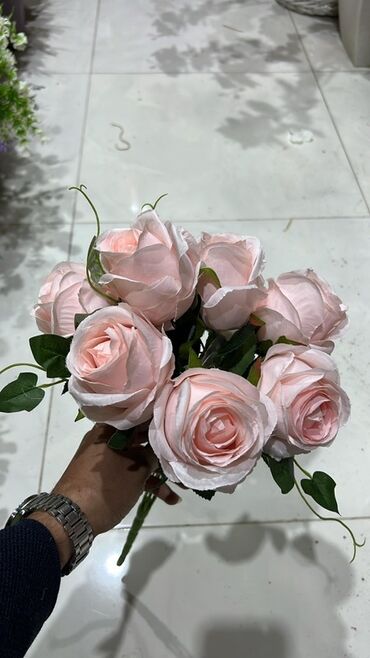 Süni güllər: Məhsul: Dekorativ süni gül kompozisiyaları və vazo/qablar - Yumşaq -da lalafo.az — 18 Süni güllər: Məhsul: Dekorativ süni gül kompozisiyaları və vazo/qablar - Yumşaq — 18