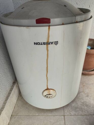 soyuducu ariston: Salam islekdir şunuru yoxdu