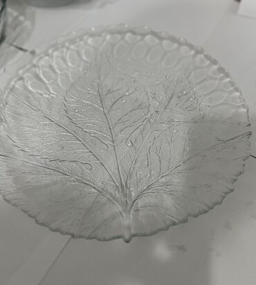ланч бокс для школы: Прозрачный стеклянный салатник Luminarc. Изготовлен из прочного