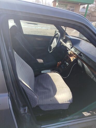 Mercedes-Benz: Mercedes-Benz W124: 1989 г., 2.3 л, Механика, Бензин, Седан — 6