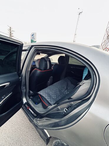 Honda: Honda Civic: 2009 г., 1.8 л, Автомат, Бензин, Седан at lalafo.kg — 8 Honda: Honda Civic: 2009 г., 1.8 л, Автомат, Бензин, Седан — 8