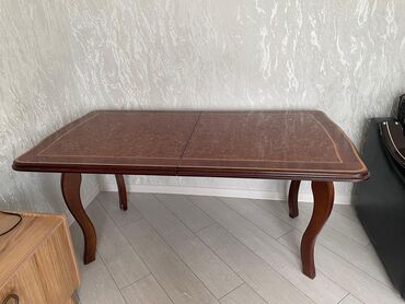 Masalar: Qonaq masası, İşlənmiş, Açılan, Dördbucaq masa, Belarusiya