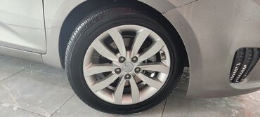 13 lük təkərlər: Б/у Колесо Kia 225 / 55 / R 17, 5 Болтов