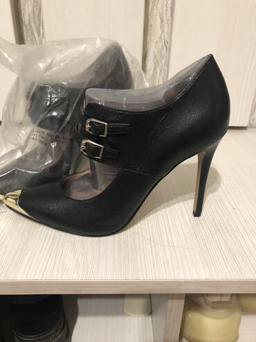 туфли женские новые: Туфли 36.5, цвет - Черный