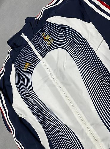 тыбыт жоолук: Спортивная ветровка Adidas FFF (сборная Франции) - Официальный мерч — 3