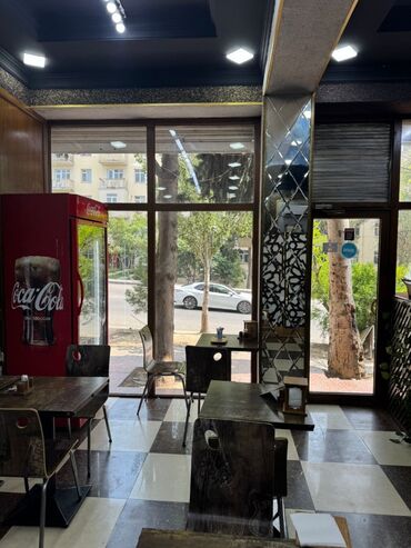 Salam.H.Aslanov metrosunun yaxinliğında insanların sıx yaşadığı
