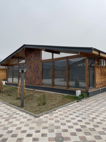 Продажа квартир: Коттедж, 92 м², 2 комнаты, Агентство недвижимости, Евроремонт