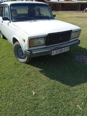 диски на хонду фит: Ağ rəngli Lada 2107 sedan avtomobili. Avtomobil geniş salonu və