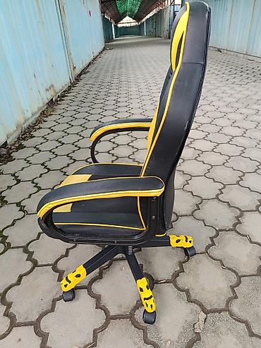 Офис креслолору: Продаю игровое кресло,в отличном состоянии,цена 8500 — 3