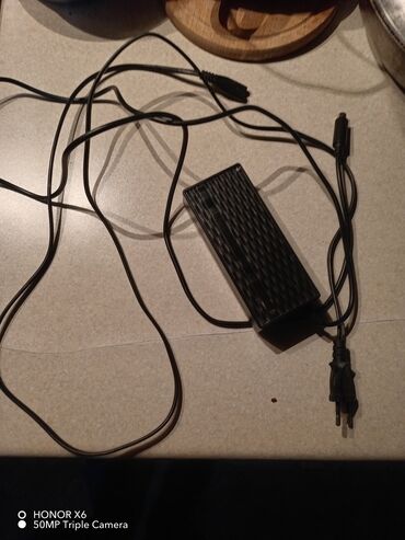 Elektrikli samokatlar: Elektrik skuter 3 saata dolur 20-25 km gedir. Sürət 28 - Şəhər — 9