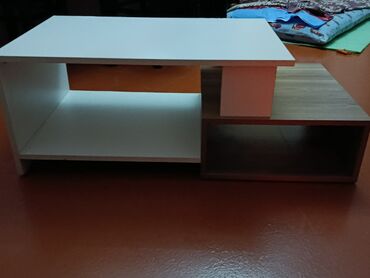 Sifarişlə rəflər: Düz masa, Açılmayan, Təkərsiz, Laminat, 1 il zəmanət, Ünvandan götürmə