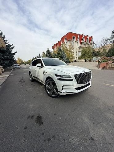 Genesis GV80, белый кроссовер премиум-класса. Объём 3.0 дизель