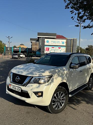 внедорожник ниссан: Nissan Terra: 2021 г., 2.5 л, Автомат, Бензин, Внедорожник — 1