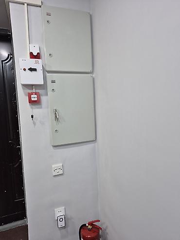 studiya otaq: İcarəyə obyekt – 60 kv.m, 3 otaq Xüsusiyyətlər:Icare ofis Nizami — 8