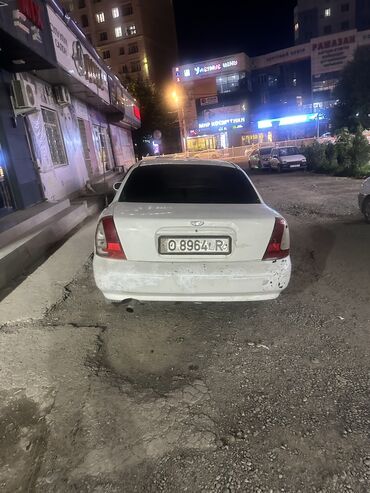 Daewoo: Daewoo Nubira: 1997 г., 1.6 л, Механика, Бензин, Седан