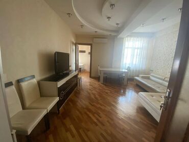 Uzunmüddətli kirayə mənzillər: Mənzil kirayə verilir. Nərimanov rayonu, 2 otaq, 80 kv, 20.17. Metro — 4