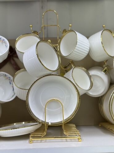 чайный сервиз столовый: Чайные наборы из фарфора с золотистым декором - Комплектация: чашки с