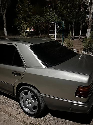 Продажа авто: Mercedes-Benz W124: 1993 г., 2.2 л, Автомат, Бензин, Седан — 6