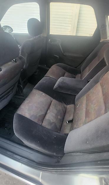 opel təkərləri: Opel Vectra B sedan - Gövdə tipi: sedan, gümüşü rəng - Salon: parça — 2