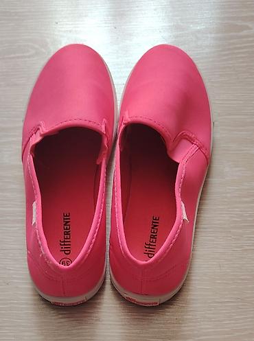 sean wotherspoon: Ženske slip-on patike – Diferente, broj 39 - Model: slip-on (bez — 3