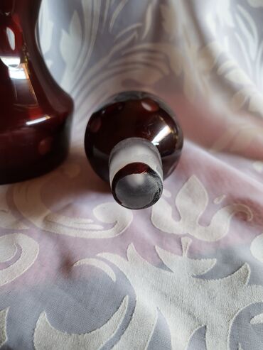 Čaše: Flasa kristal,rubin boje za zestoko pice. 60,70te. Flasa — 13