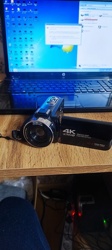 video kamera: 4K Ultra HD keyfiyyətində çəkiliş edə bilən video kamera. 42.0 mega