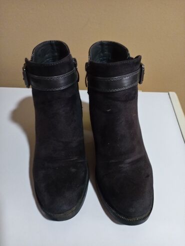 kratka bundica br: Ankle boots, 37