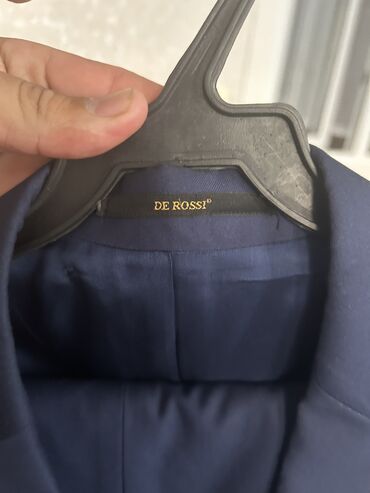 Костюмы: Продается костюм (пиджак +брюки) Носили мало,производство — 17