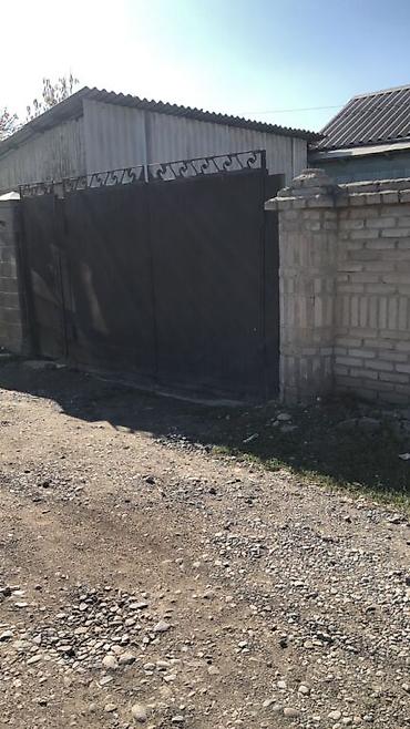 дом ала тоо3: Продается кирпичный дом с времянкой и помещением под бизнес. Дом — 2