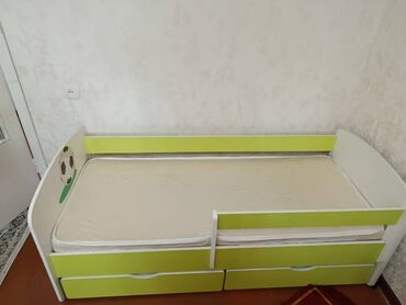 кровать спальни: Керебет, Колдонулган, Балдар үчүн, Матрас, Өзү алып кетүү