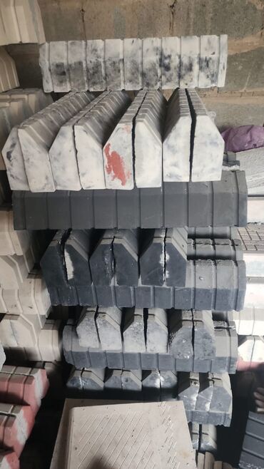 Каменщики, кладчики: Каменщик. 3-5 лет опыта — 15