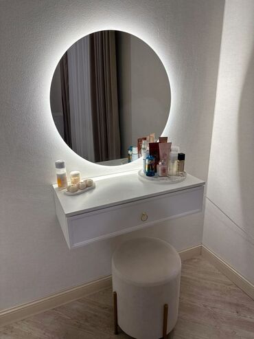 metbex stol: LED işıqlı dairəvi güzgülü makiyaj küncü - Dairəvi güzgü – arxa