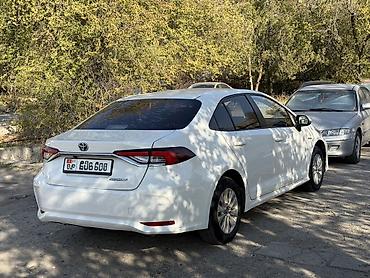 canry 70: Toyota Corolla: 2020 г., 1.8 л, Гибрид, Седан — 3