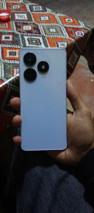 tecno camon 15: Ağıllı telefon – ağ/silver gövdə, kvadrat kənarlı premium dizayn — 1