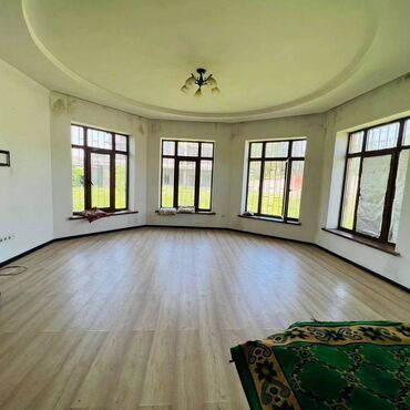 Продажа квартир: 155 м², 5 комнат, Старый ремонт Без мебели