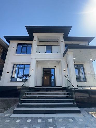 🏠 Продаётся 6-комнатный дом 280 м² с дизайнерским ремонтом, район