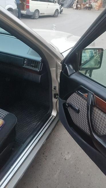салон мерседес 124: Mercedes-Benz W124: 1994 г., 2.2 л, Механика, Седан — 4