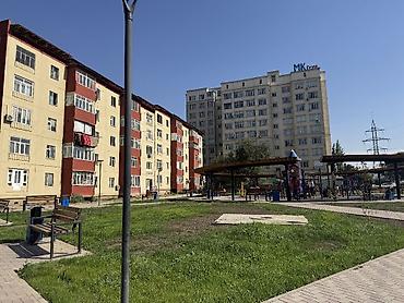 жумуш издейм кафе: 3 бөлмө, 65 м², Анар мкр., 106-серия, 3 кабат, Эски ремонт — 2